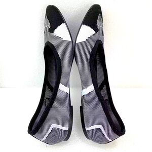 Skechers Cleo Sherlock, Black White, Knit Flats. Padded Insole Woman’s Size 8.5